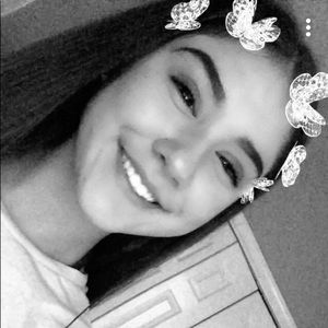 Meet your Posher, Alyssa